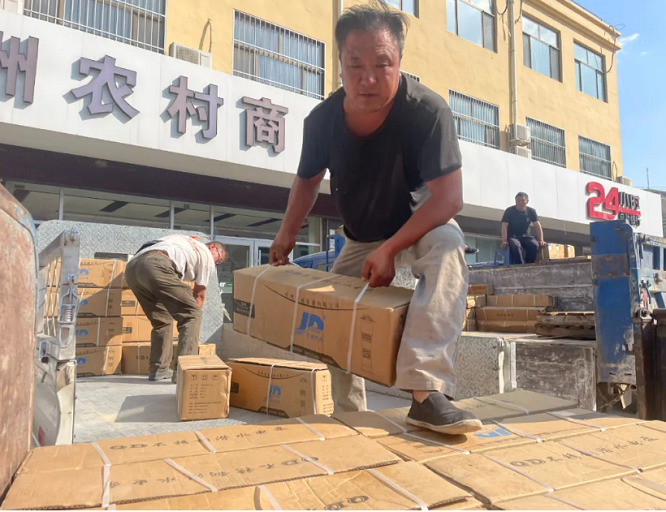 <b>榆林市子洲县农业农村局精准发放4627台农用潜水泵  </b>