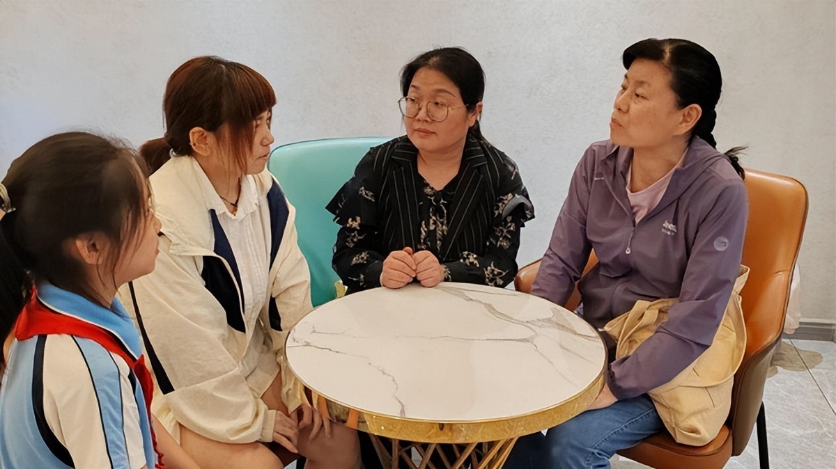 <b>西安市雁塔区第十三小学：精准资助基层行 关爱学子显真情</b>