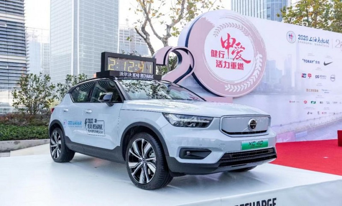 <b>沃尔沃插混家族携手助力“上马”，直通门票等你来赢！</b>