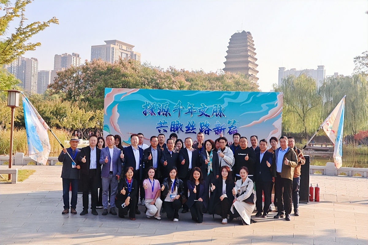 <b>“探源千年文脉 共瞰丝路新篇”网络名人省情考察活动启动</b>