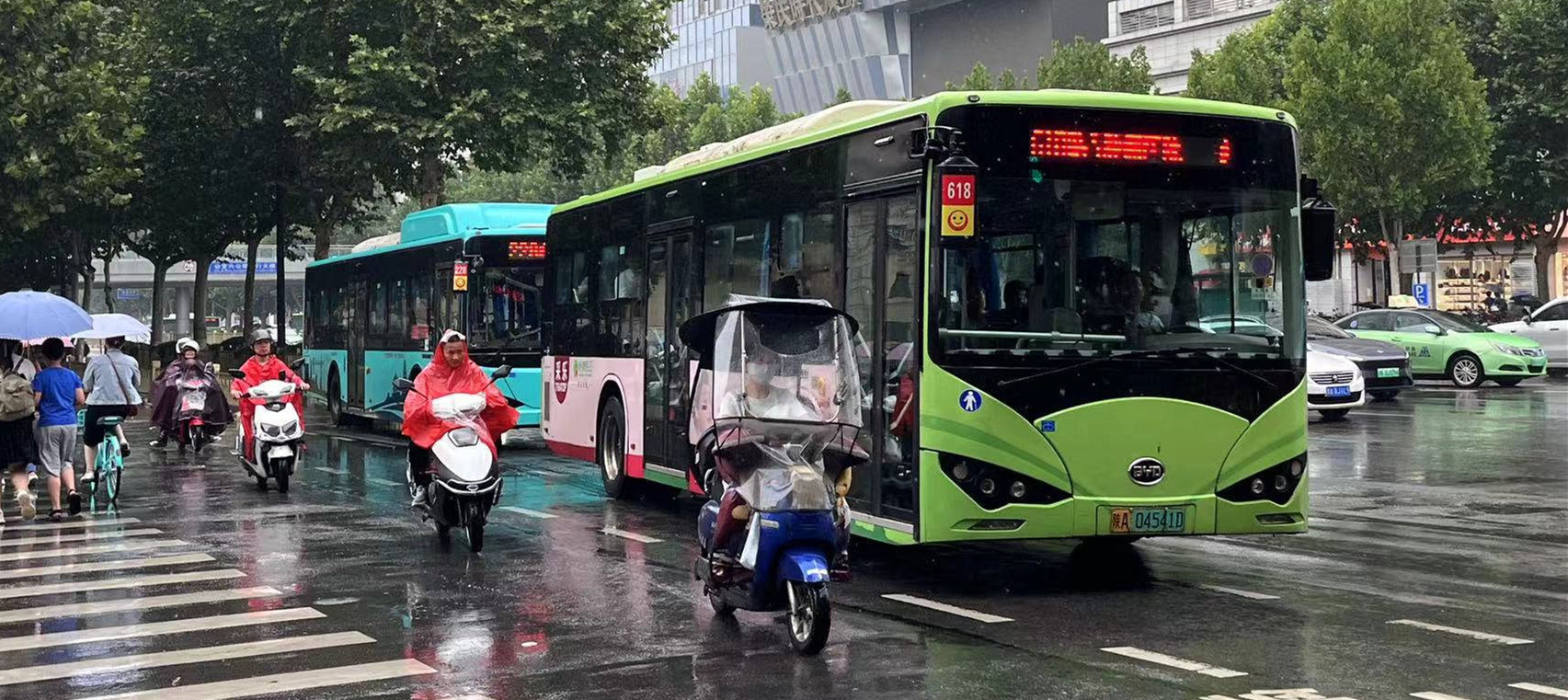 <b>出行注意！“西马”比赛期间，公交线路有调整</b>