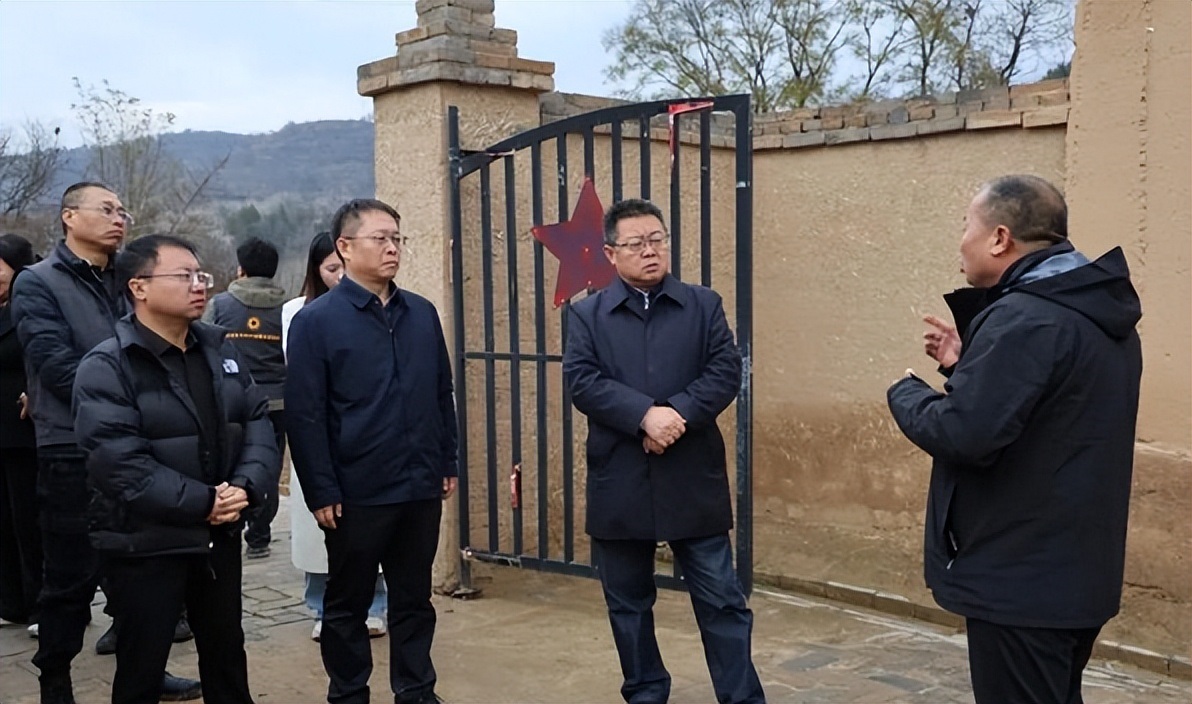 <b>延安革命纪念地管理局局长马东坡调研洛川县文物普查工作</b>