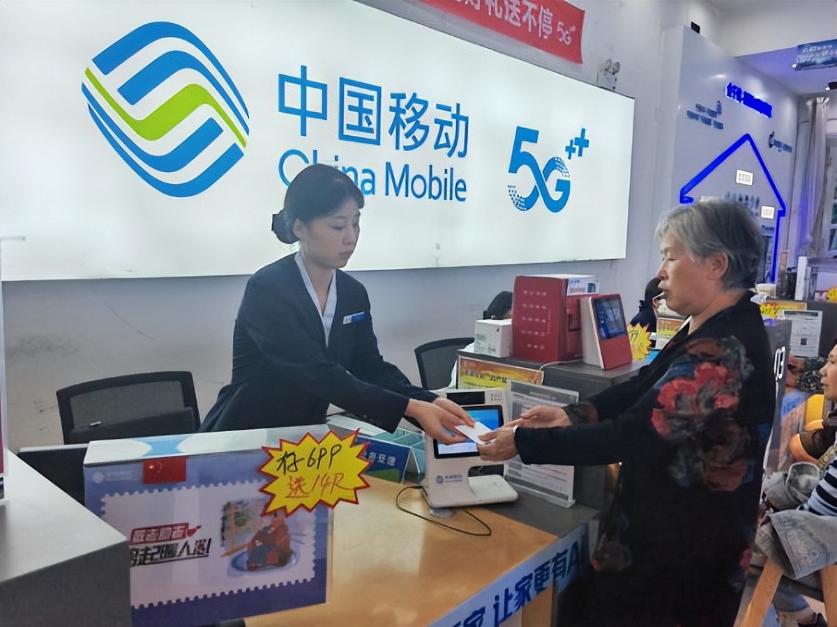 <b>陕西移动西安分公司：“站岗”一线 贴心服务温暖“移”冬</b>
