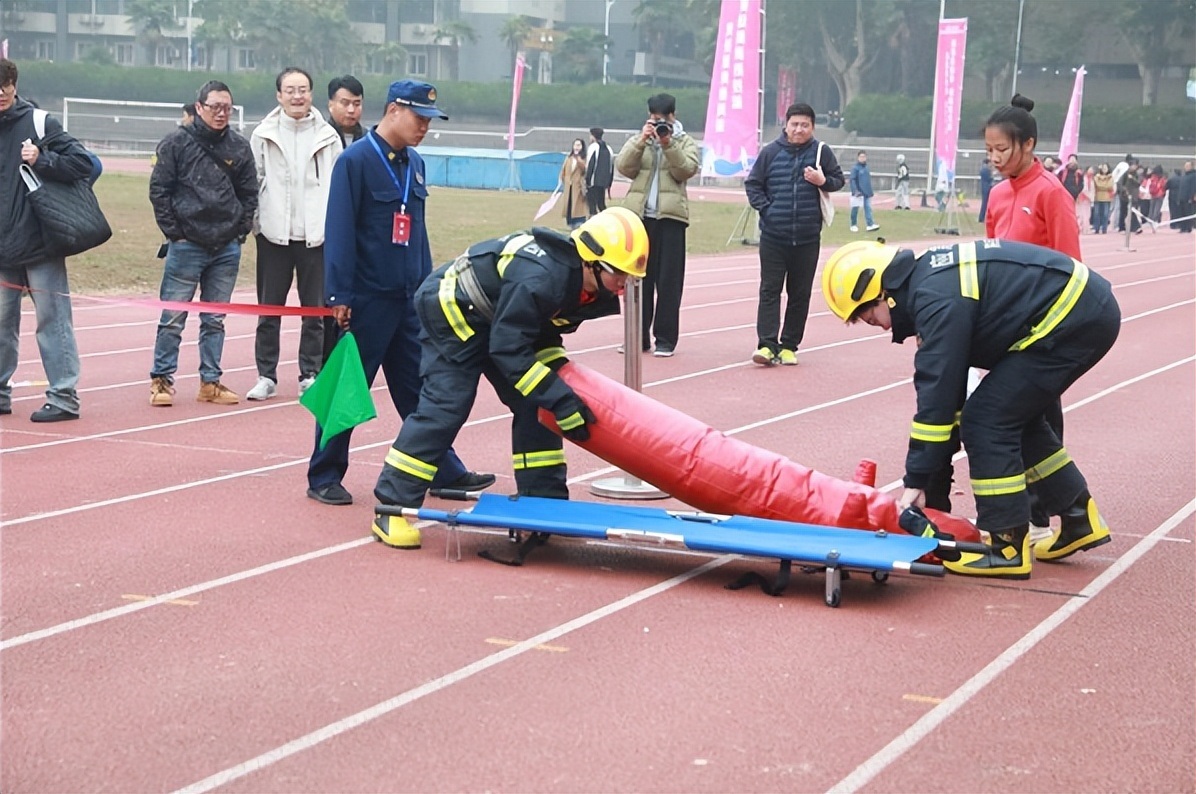 <b>西安消防举办2024年西安市首届大学生消防运动会</b>