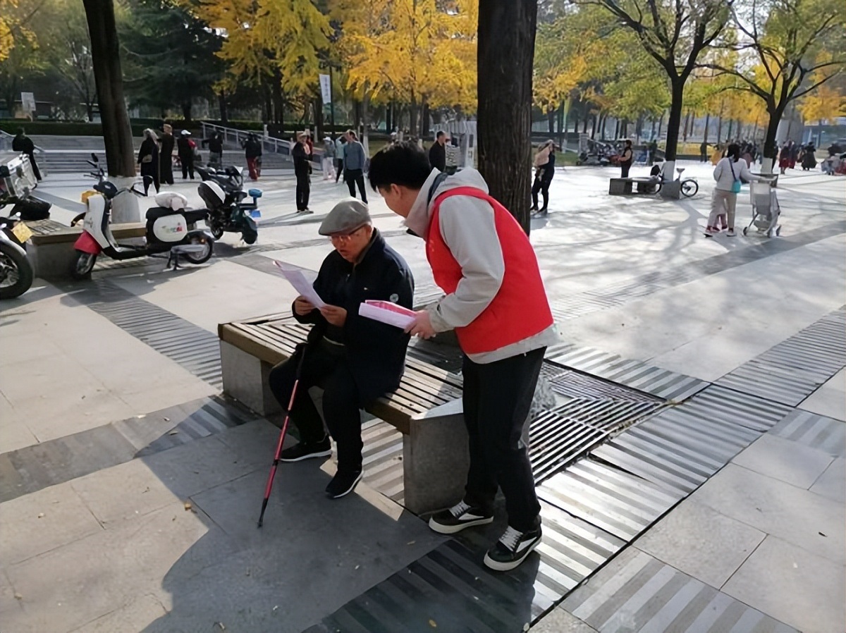 <b>西安经开区新时代文明实践中心联合经发集团开展志愿服务活动</b>