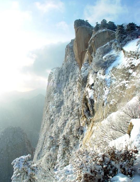 <b>华山景区12月1日起执行淡季门票价格</b>