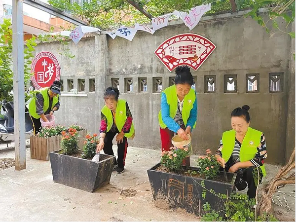 <b>宝鸡市渭滨区经二路街道绿色环保志愿服务队</b>