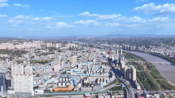 <b>榆林市府谷县：取暖“不冒烟” 过冬有蓝天</b>