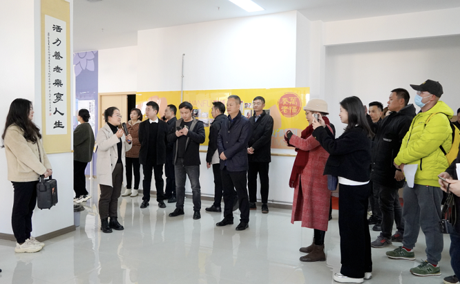 <b>“新时代 新改革 新实践”省市驻汉媒体集中采访活动走进汉台区</b>