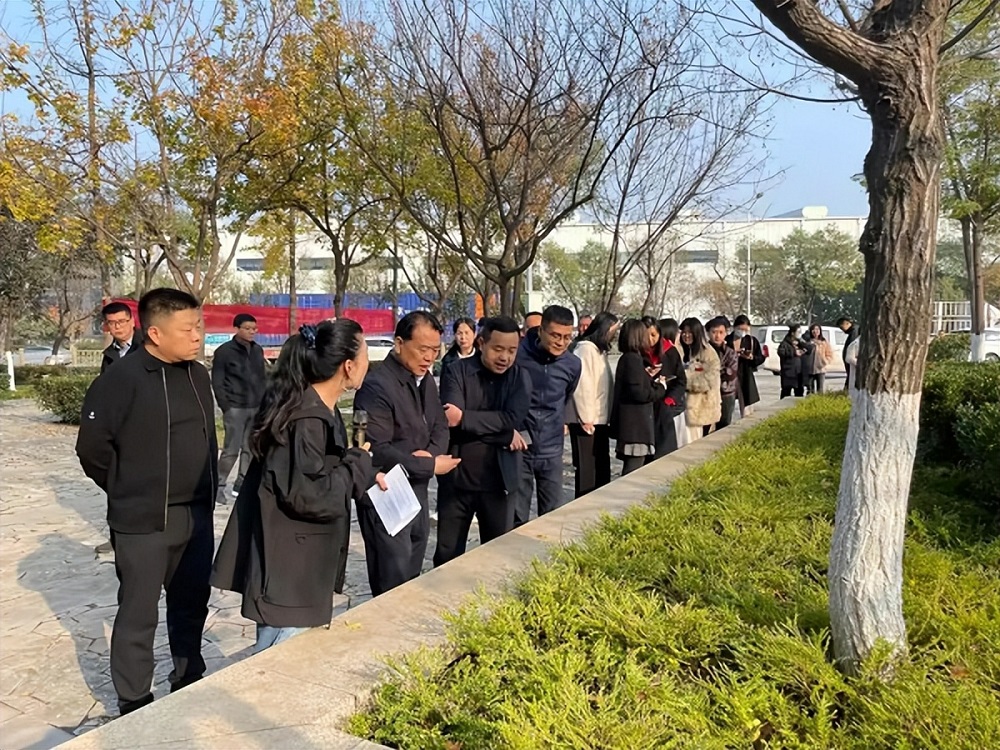 <b>西安经开区举办2024年绿化比武大赛 提升城市精细化管理水平</b>