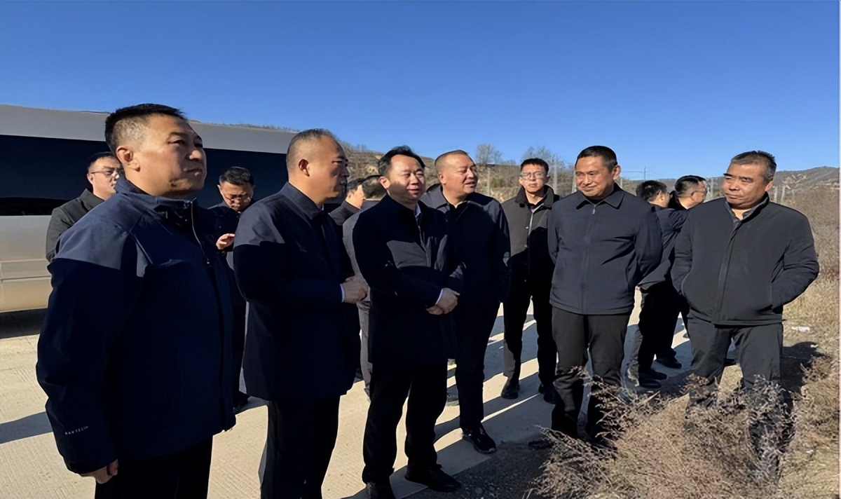 <b>延安市宝塔区委副书记、区长张明一行在延安临站经济区开展调研</b>