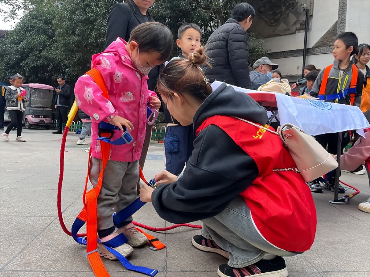 <b>西安市莲湖区：积极开展消防宣传月活动 筑牢安全防线</b>