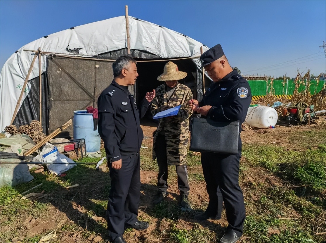 <b>守一方水土 西咸公安走进田间地头，擦亮生态农业平安底色</b>