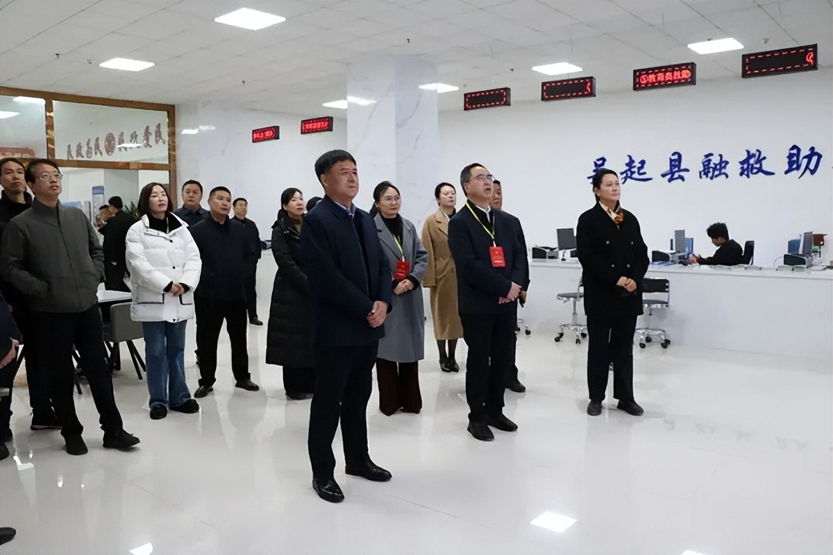 <b>延安市六届人大代表黄陵代表团赴吴起县开展交叉视察活动</b>
