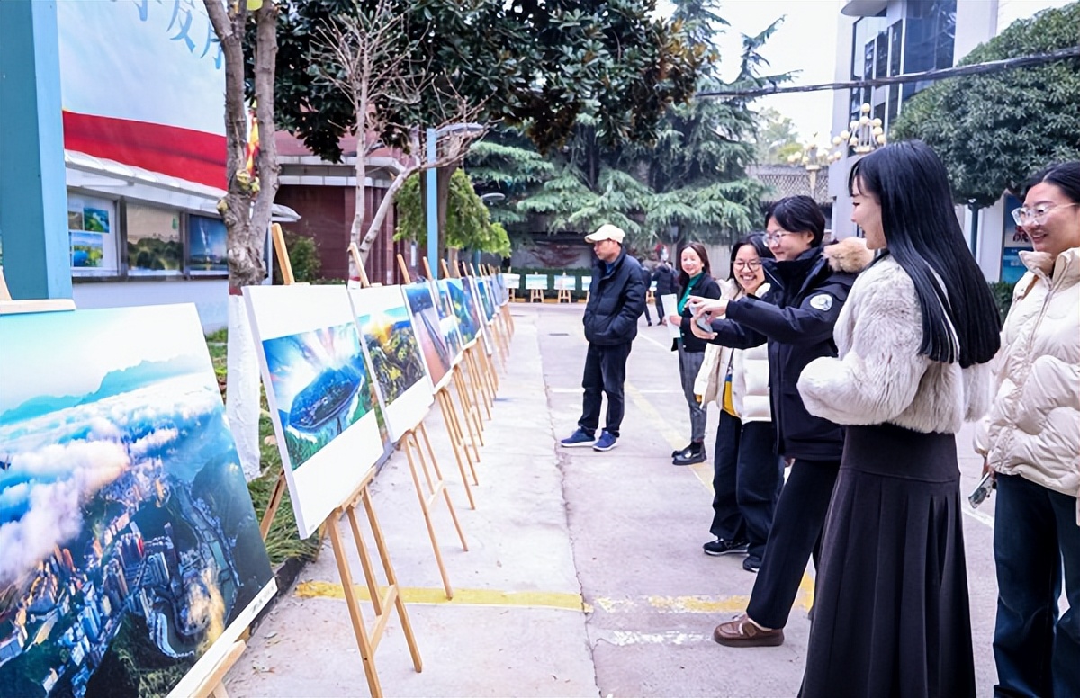 <b>陕西省“幸福汉江”主题摄影展开展</b>