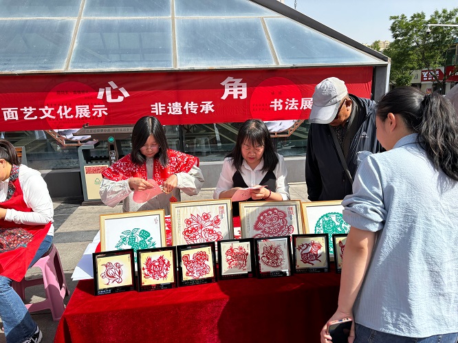 <b>榆林市府谷县：文化润心，点亮美好生活  </b>
