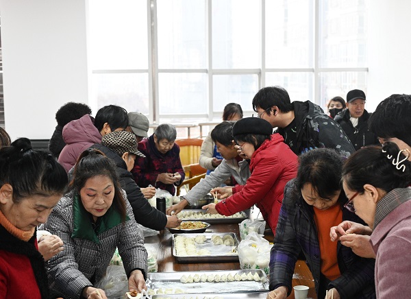<b>宝鸡市渭滨区：饺子暖冬至 共话邻里情</b>