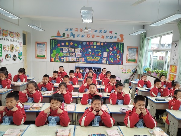 <b>预防“小眼镜” 榆林市府谷县教体局这样做  </b>