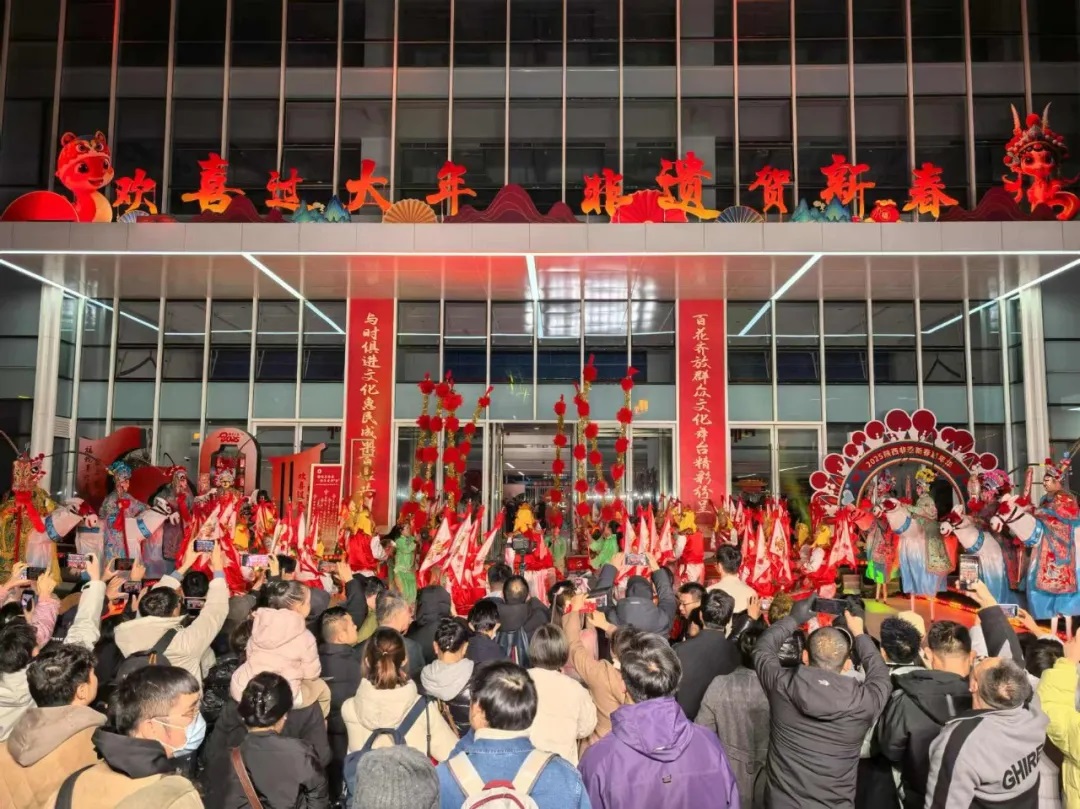 <b>火爆出圈！非遗购物月活动 陕西非遗这场集市活动氛围拉满</b>