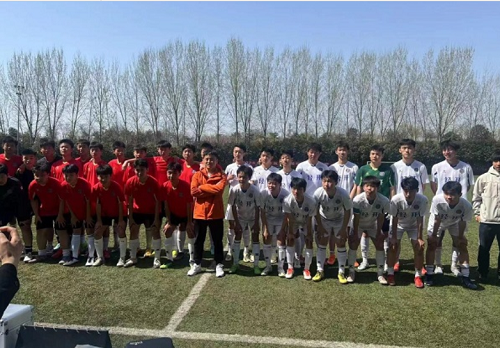 <b>经开区第四届校园足球比赛圆满举行</b>