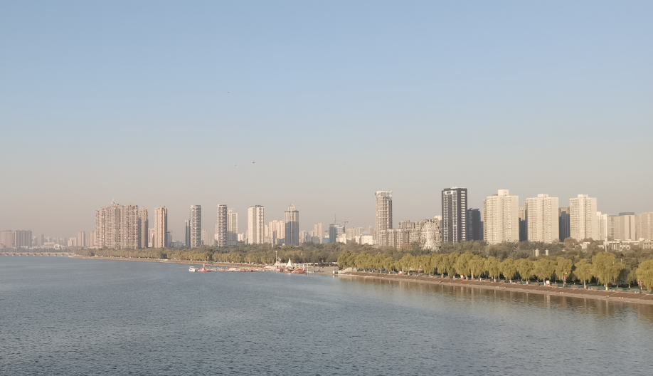 <b>陕西咸阳发布重污染天气橙色预警，1月19日18时将启动Ⅱ级应急响应</b>