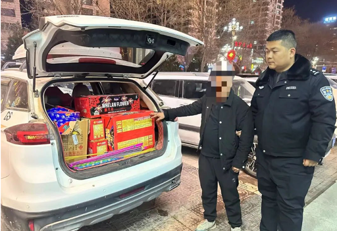 <b>非法运输销售烟花爆竹！榆林市靖边县2人被拘</b>