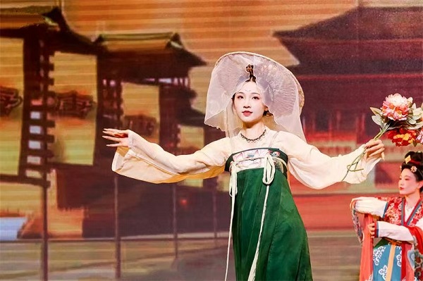 <b>巳巳如意 美美与共｜首届丝路国风春晚在西安盛大举行</b>