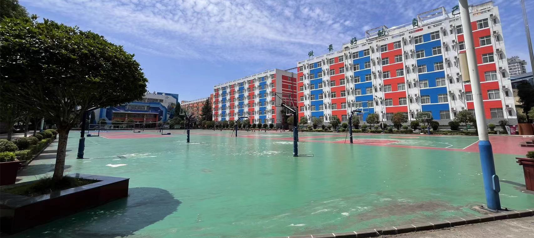 <b>西安市教育局：每天1节体育课，课间15分钟，春季开学施行</b>