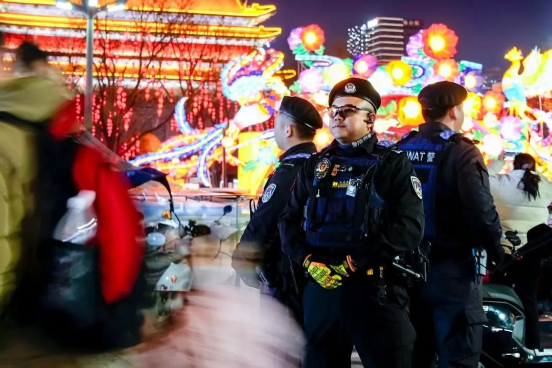 <b>西安公安新春守护不缺席 全市共投入警力3.8万余人次、巡逻车组6706车次</b>