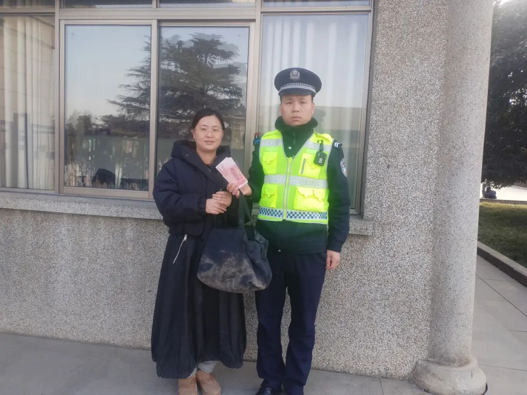 <b>外地游客游兵马俑丢挎包，临潼警方1小时找回</b>