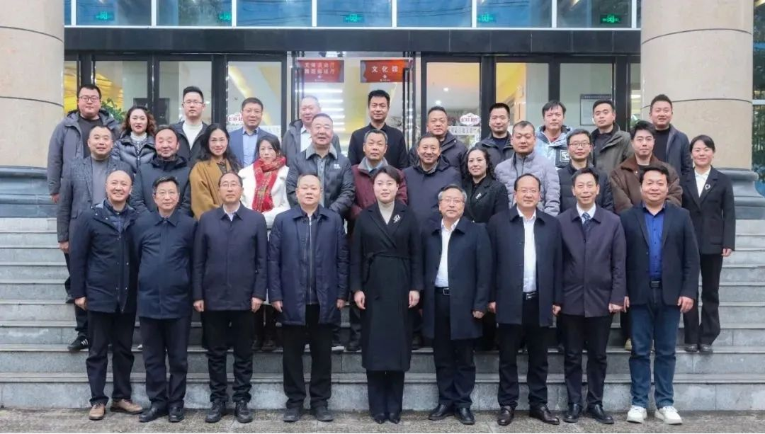 <b>汉中市佛坪县举办佛坪籍企业家及代表人士联谊会暨招商引资推介会</b>