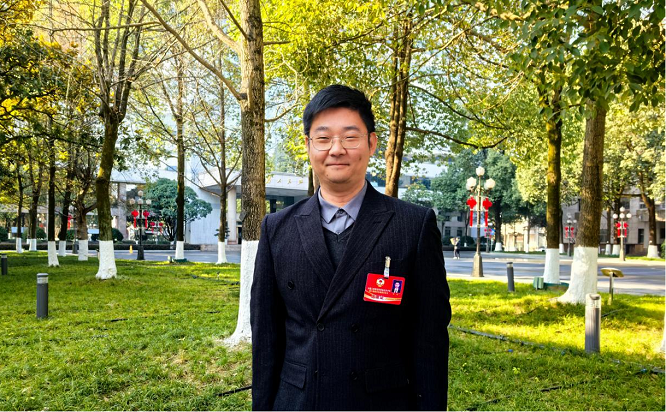 <b>政协委员提案：加快推进合成生物制造产业布局 为现代中药产业发展提质赋</b>