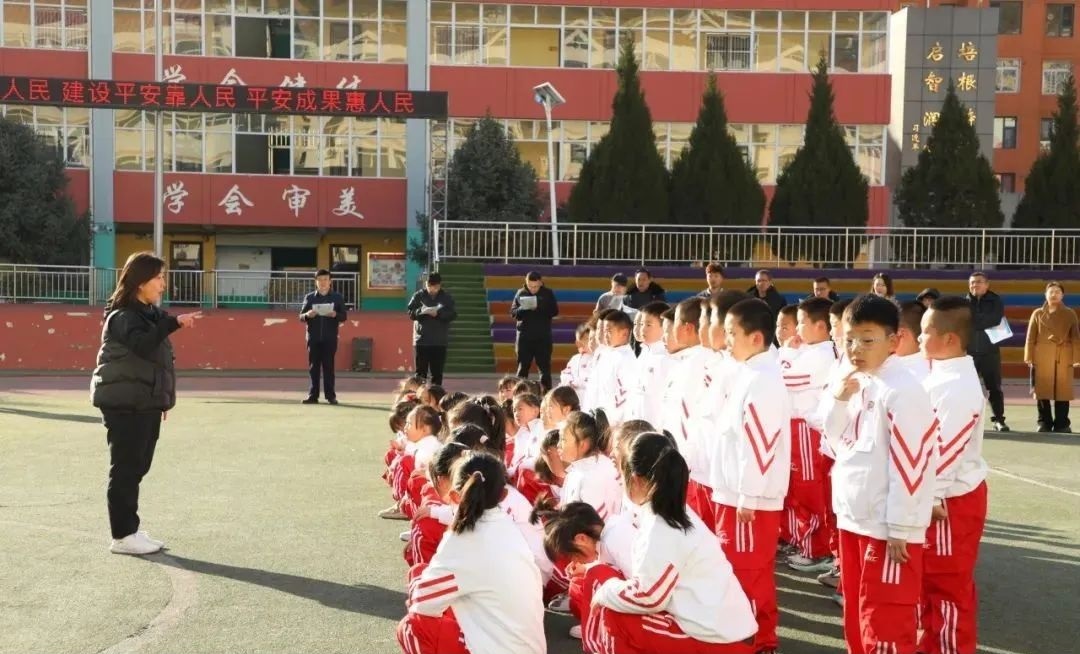 <b>延安市宝塔区第一小学名师大讲堂体育专题教研活动举行</b>