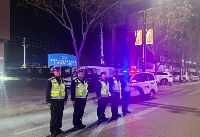 <b>春雷行动丨府谷公安交警城区中队雷霆出击严打“飙车炸街”摩托车</b>