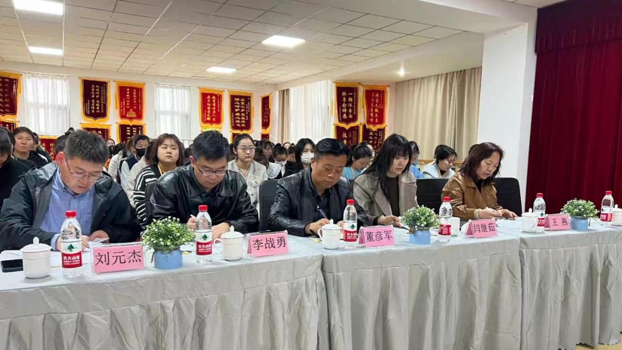 <b>灞桥区席王街道幼教系统举办师德建设活动 百人宣誓与演讲共铸师魂</b>