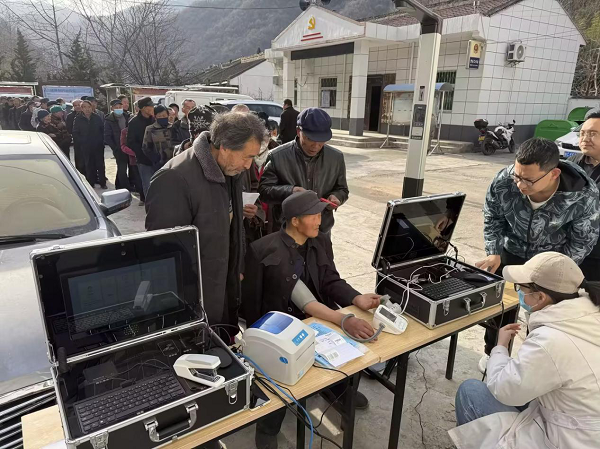 <b>宝鸡市太白县鹦鸽镇中心卫生院：免费体检送上门 健康服务有“医”靠</b>