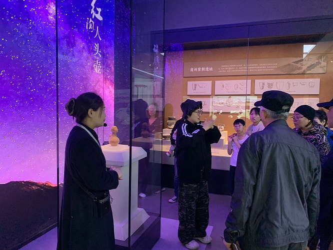 <b>两地通用手语交流活动在秦岭博物馆举办  </b>