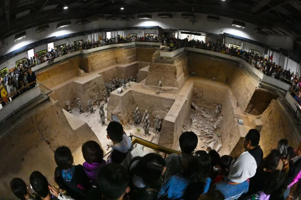 <b>清明假期陕西全省文博单位接待游客逾248万人次 同比增长约21%</b>