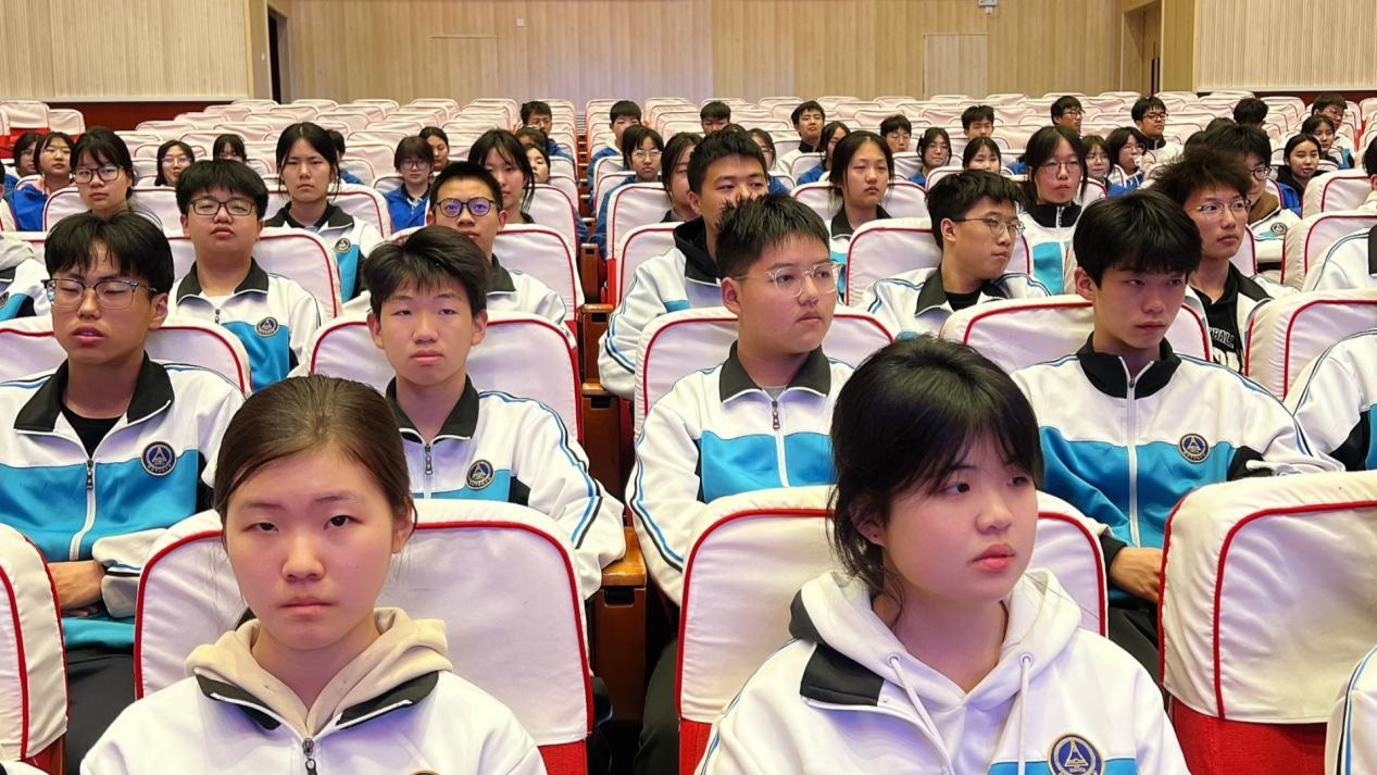 <b>从校园到军营：西安市宇航中学学子逐梦“星辰弹道”之旅</b>
