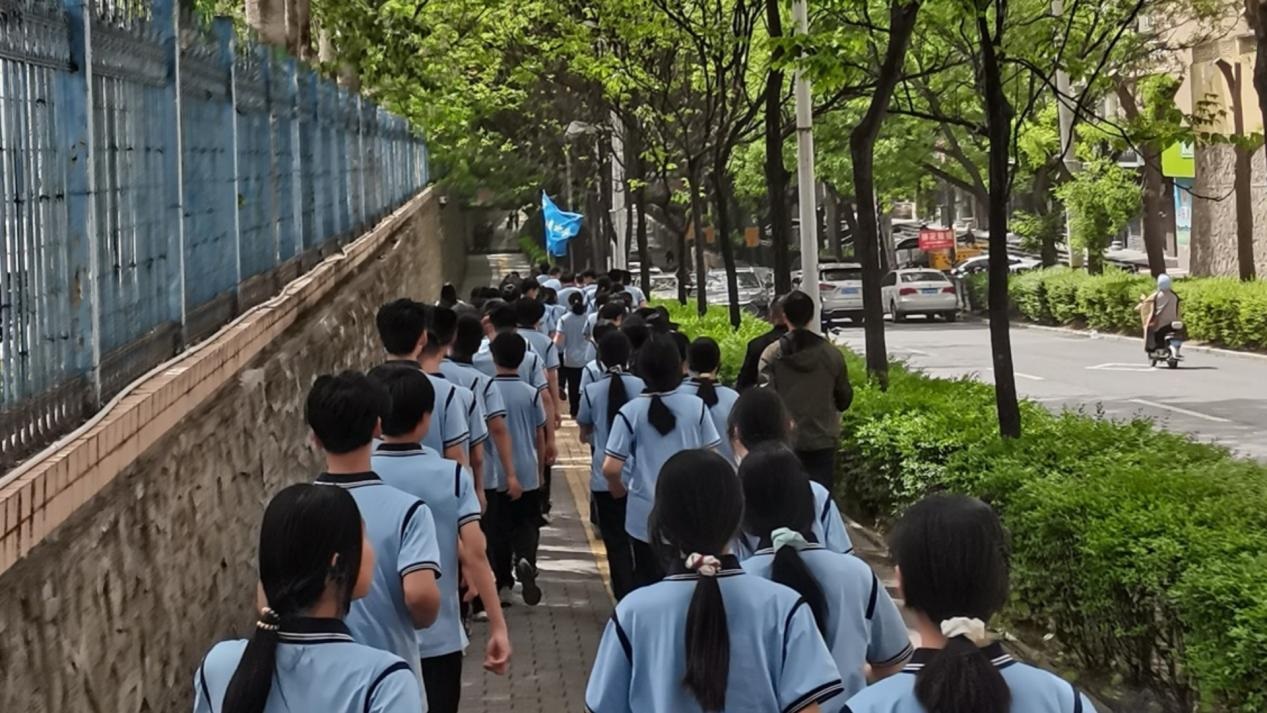 西安市宇航中学开展航天主题科学教育 少年沉浸式对话星辰大海