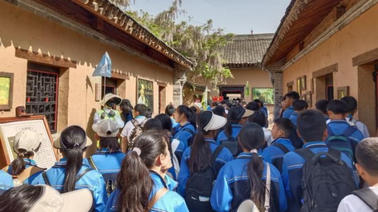 <b>西安市第六十三中学双线研学：白鹿原上溯秦风，丝路世界启童心</b>