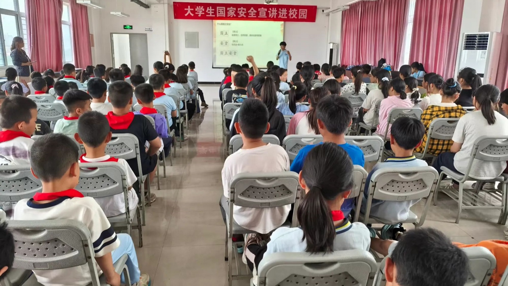 <b>国安教育进校园，童心共筑安全墙 陕西师范大学宣讲团走进灞桥区东李小学</b>