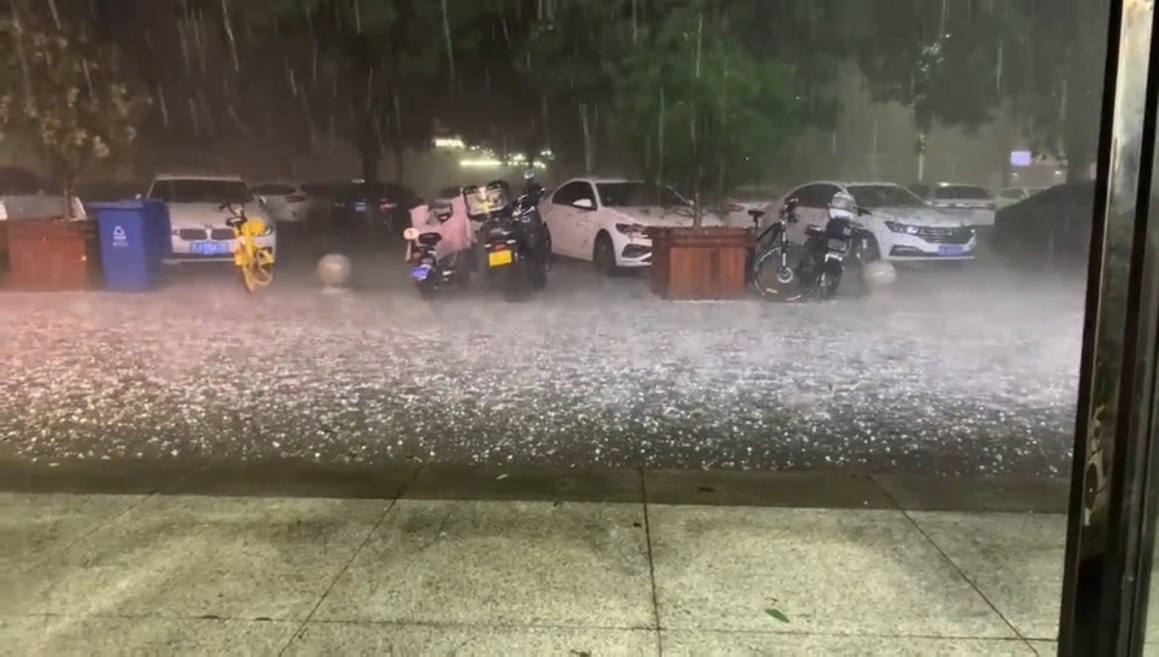 陕西多部门联合预警：冰雹！雷暴！局地大风10级以上！