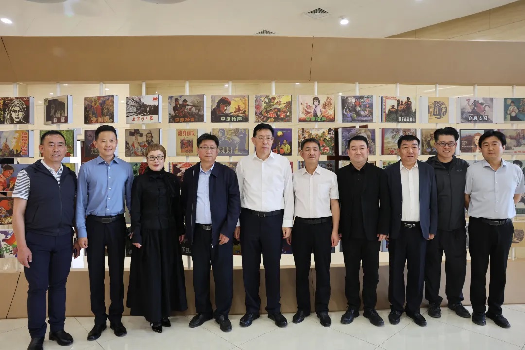 <b>延安大学党委副书记吕达受邀出席鲁艺连环画文献研究展开幕式</b>