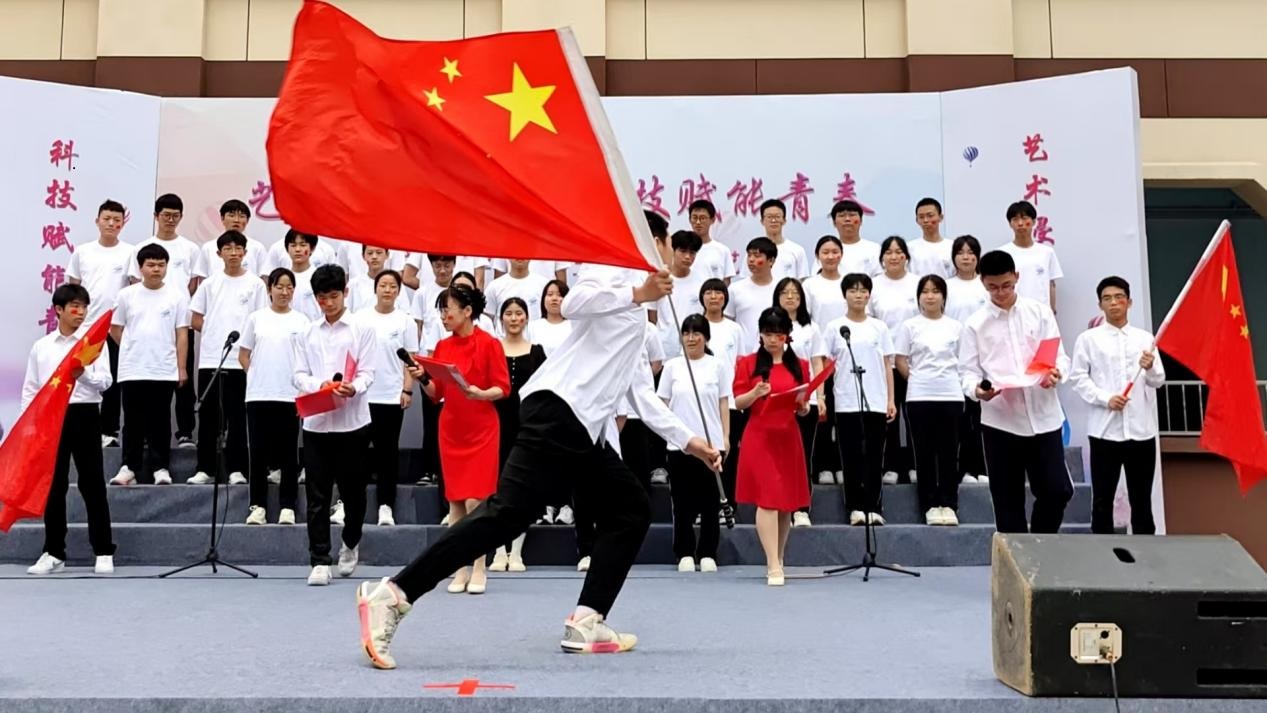 <b>西安宇航中学第23届科技文化艺术节落幕：青春与时代同频 传承与创新共舞</b>