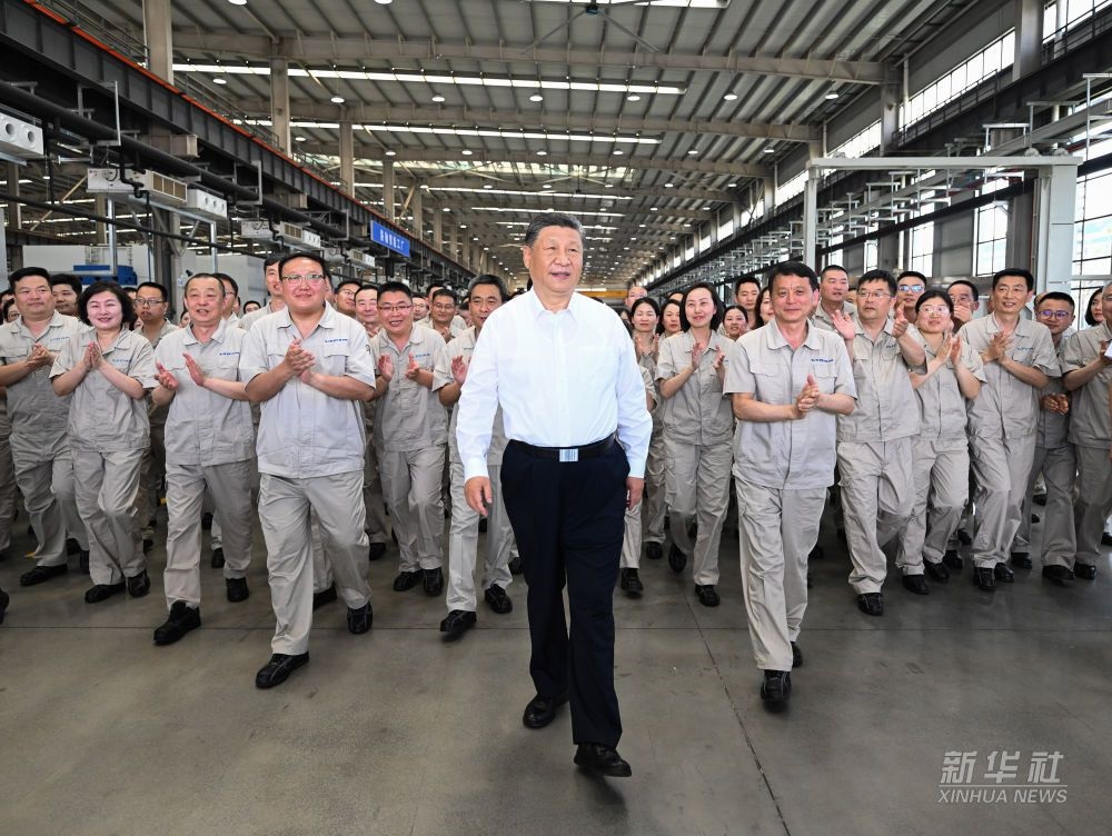 <b>习近平：推进中国式现代化要继续把制造业搞好</b>