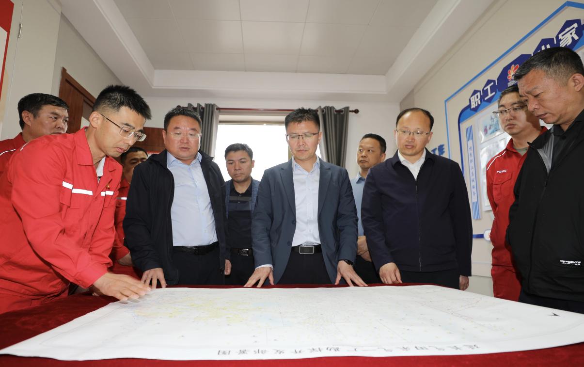 <b>延长县委书记杨小虎一行赴采气一厂调研稳增长和安全生产工作</b>