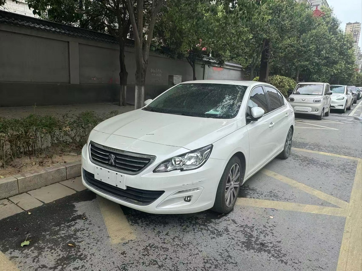 <b>西安这条路上无牌车好多！都是违停！</b>