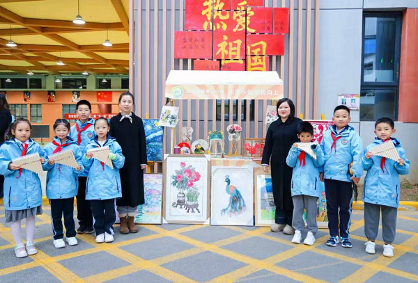 <b>西安经开第二小学荣获“全国文明校园”称号</b>