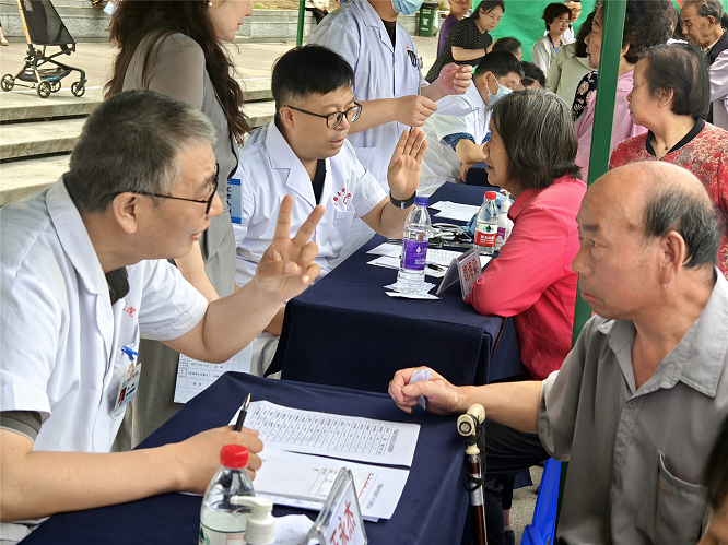 <b>汉中市宁强县中医医院积极打造沉浸式健康嘉年华  </b>